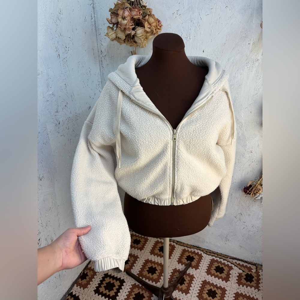 Offline by Aerie Hooded Cropped Cream Sherpa Zip Up Small